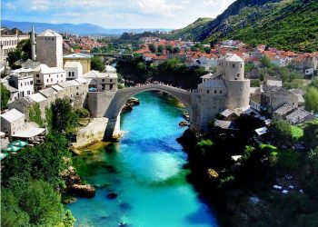 ALİYA İZZET BEGOVİÇ (1925 – 2003)