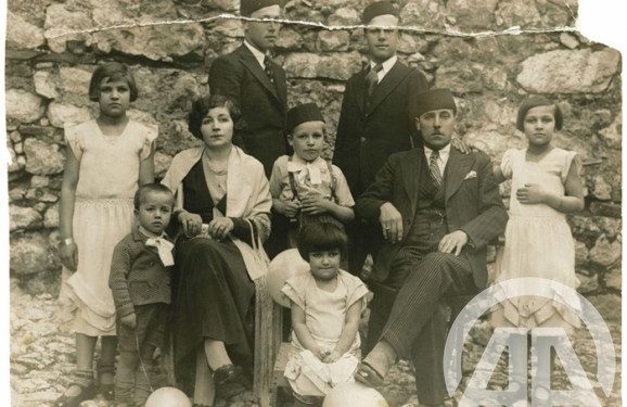 ALİYA İZZET BEGOVİÇ (1925 – 2003)