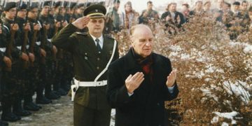 ALİYA İZZET BEGOVİÇ (1925 – 2003)