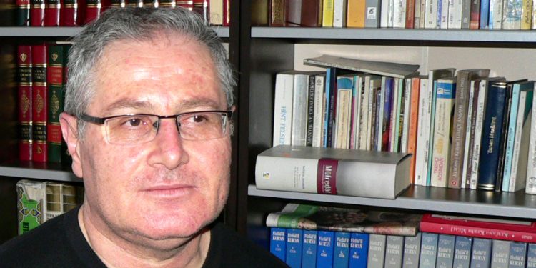 İhsan Toker ile “İslâm ve İslâmlar” üzerine bir söyleşi