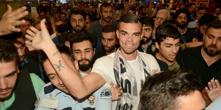 Gençlerdeki ‘hayran çılgınlığı’ korkutuyor