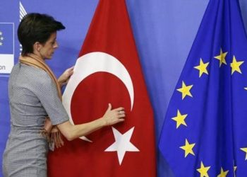 ‘Türk Politikacılar, tüm yumurtaları aynı sepete koymamayı öğrendi’