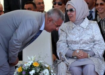 Metiner AKP’de neler döndüğünü açıkladı: Anket, para, kirli işler…