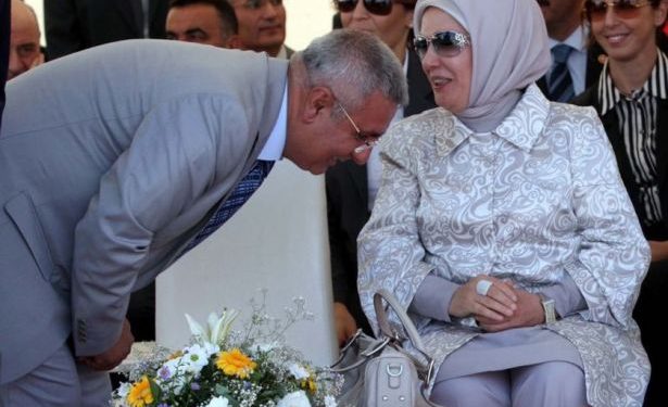 Metiner AKP’de neler döndüğünü açıkladı: Anket, para, kirli işler…