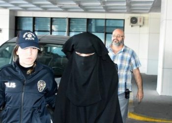 Atatürk’e hakaretten tutuklanan Emine Şahin serbest bırakıldı