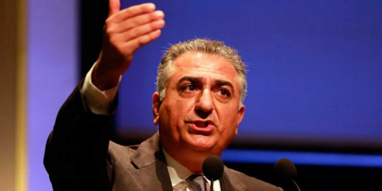 Pehlevi, muhalif grupların koordinasyonunu üstlenmek istiyormuş