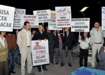 Gümüşhaneli Müslümanlardan Mısırlı kardeşlerine destek eylemi