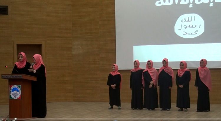 Venhar Çocuk İlk Programını Gerçekleştirdi