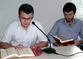 Venhar’da Bayram Sabahı Müslümanlar Bir araya Geldi