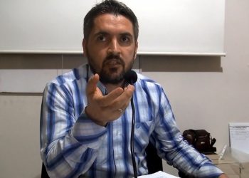 ‘Modern insan düştüğü kuyudan çıkmak yerine, onu dekore etmekle meşgul !’