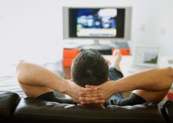 “Eğlence programları mazoşist bir hazla tüketiliyor!”