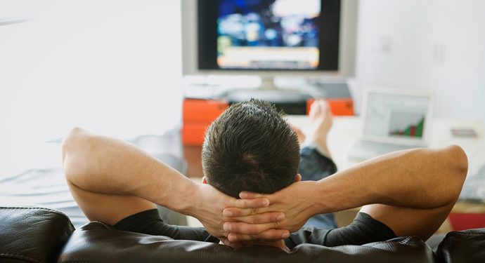 “Eğlence programları mazoşist bir hazla tüketiliyor!”