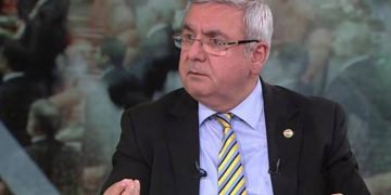 Metiner’e Göre Ak Parti İlkeli Bir Partiymiş!