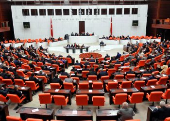 FETÖ’nün siyasi ayağının araştırılması hakkındaki önergeye kimler “RED” verdi?
