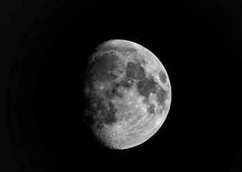 Ay’ın Görünmeyen Yüzü