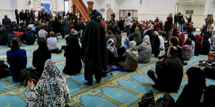 Paris’te Kadınların da İmam Olacağı “Liberal Cami(!)” Açılıyormuş