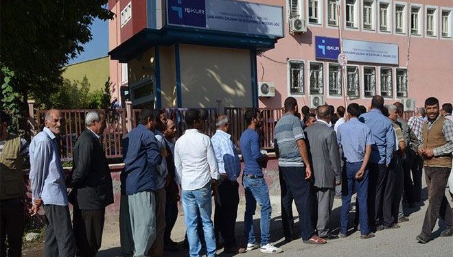 Tüketim ve üretim sert düştü işsizlik fırladı