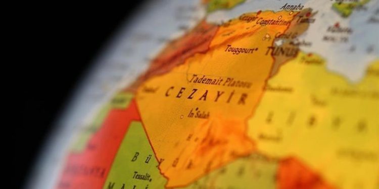 Cezayir’de imamlardan Diyanet İşleri Bakanlığı’na: İktidar yanlısı hutbe baskısı yapmayın