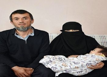 Okula göndermedikleri için çocuklarına el konulan aile