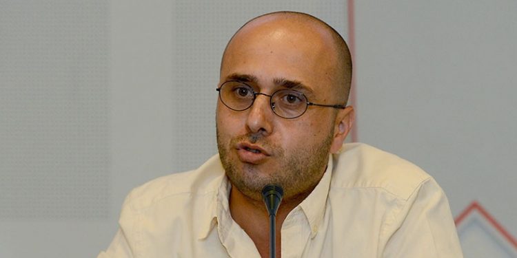 Y. Oğur: O Pankartı Hatırlamak…