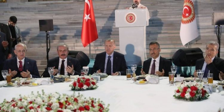 Bu İftarlar Hazineden Karşılanıyorsa Olacak İş Değil!