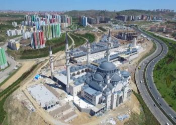 Daha Çok Olsun İçin Yapılan Külliyeyle, Camiyle, İlahiyatla Din Şehre Gelmiyor!.