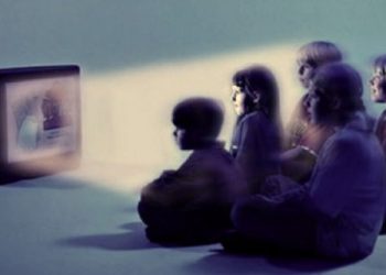 Eskiler iz sürerdi, biz arkamızda izler bırakarak kendimizi terk ediyoruz