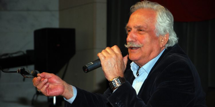 Y. Bahadıroğlu: Gösteriş Merakımız