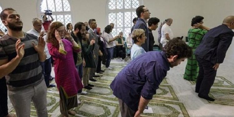 Protestan İslam: Macron’un Desteğiyle ‘Liberal Cami’ Açıldı