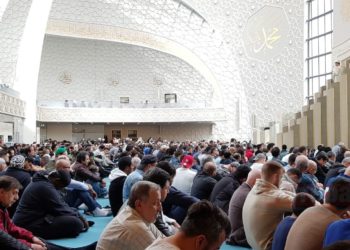 Amsterdam, Kadın ve Eşcinselleri Aşağılayıcı Vaaz Veren Camileri Kapatacak