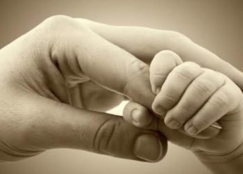 Anneliğin Düşüşü: Anneliği Gözden Düşüren Taklitçi Bilinç