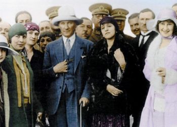 Bir Aidiyet Serüveni Olarak Cumhuriyet Modası