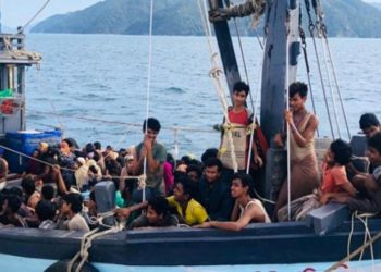 Yüzlerce Arakanlı Müslüman Aylardır Açık Denizde Mahsur Durumda
