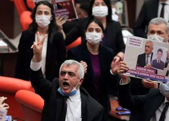 Siyasi Partiler Toplum Mühendisliğidir, Basite Almayın.