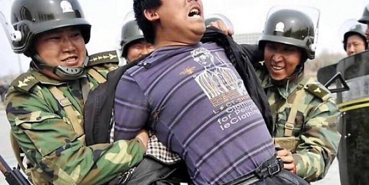 Çin’in Doğu Türkistan’daki Zulmü Raporlaştırıldı