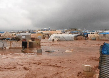 Suriye’nin Kuzeyindeki Kamplarda Sel ve Yangınlar
