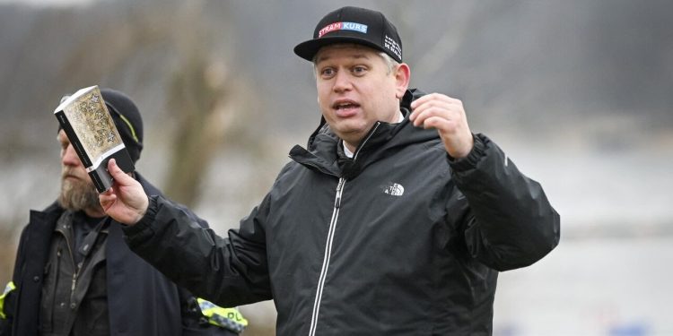 ‘Kur’an Yakmak Büyük Bir Cinayettir, Ancak Hükümlerini Uygulamamak Daha Büyük Cinayettir!’