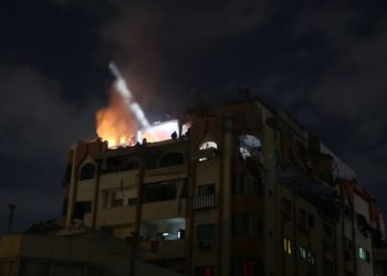İsrail Gece Boyu Gazze’yi Bombaladı