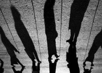 Bozulduk, İliklerimize Kadar