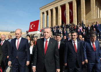 Müslüman Topluma Laik Devlet, Laik Devlete Muhafazakâr İktidar