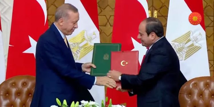 Sisi’ye Mecburiyet…