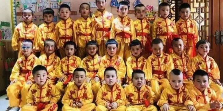 Doğu Türkistan’da 1 Milyon Çocuk Asimile Ediliyor!
