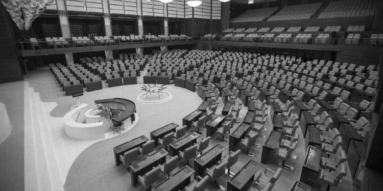 Ulul Emir Olmanın Şartı ‘Bizden’ Olmasıdır