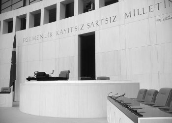 Demokrasi Gemisi İslam’a Geçişin Yöntemi Olamaz