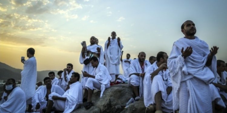 Arafat’ta Dua Yasaklanabilir mi?