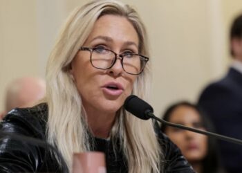 ABD Kongresi Karıştı: Venezuela Operasyonu, Trump’ın “Skandalları Örtbas Etme” Hamlesi mi?