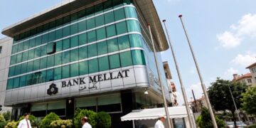 Türkiye, ABD’nin İran yaptırımlarına uyuyor; BDDK 44 yıllık İran Bankasını Kapattı